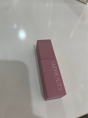 Huda beauty tint