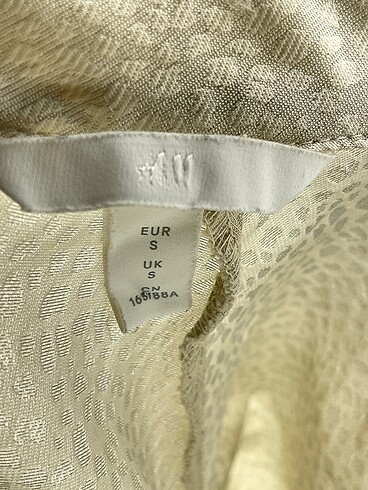 s Beden çeşitli Renk H&M Bluz %70 İndirimli.