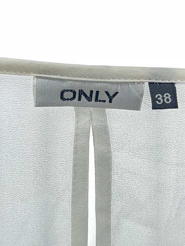 38 Beden beyaz Renk Only Bluz %70 İndirimli.