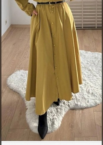 Sarı Düğmeli Uzun Bol Kesim Etek