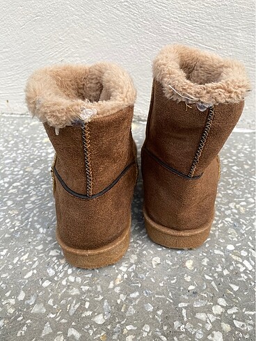 LC Waikiki Bot ugg muadili