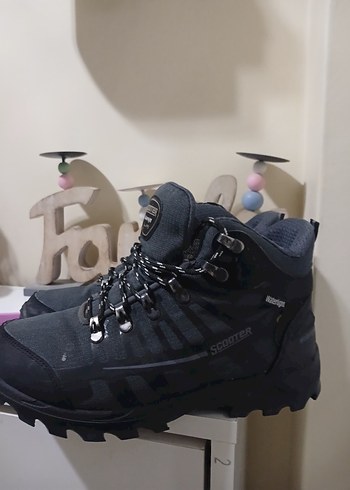 Siyah Su Geçirmez Bot - Görsel 3