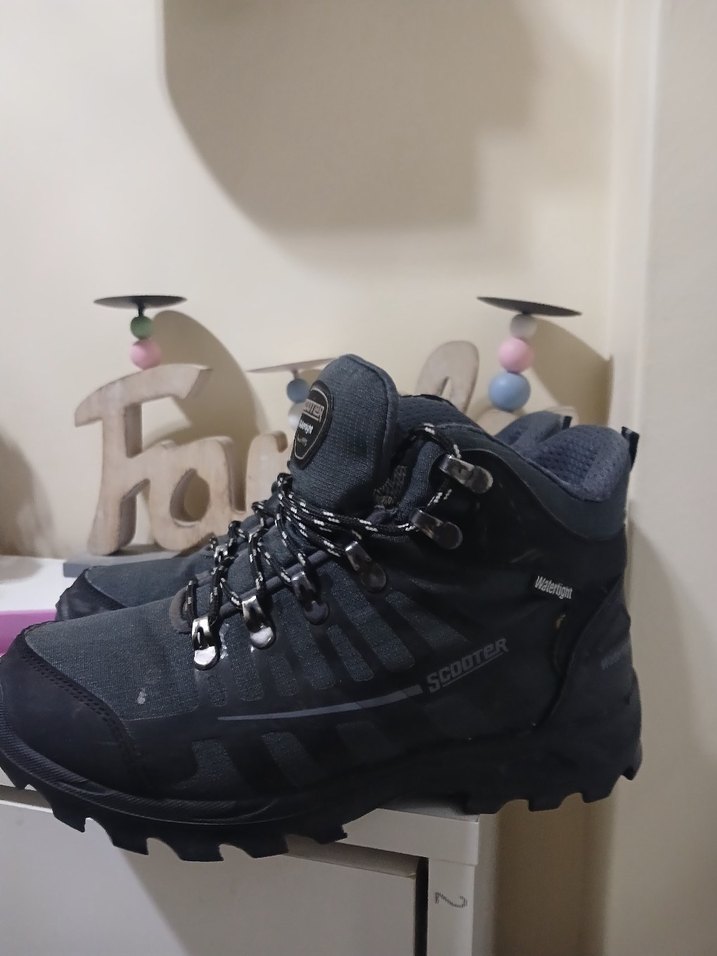 Siyah Su Geçirmez Bot - Görsel 3