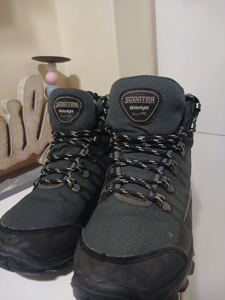 Siyah Su Geçirmez Bot - Görsel 2