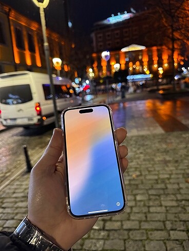 Apple İPhone 15 pink