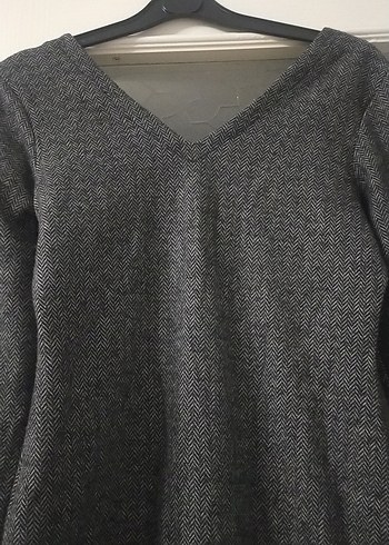 V yaka elbise - Görsel 2