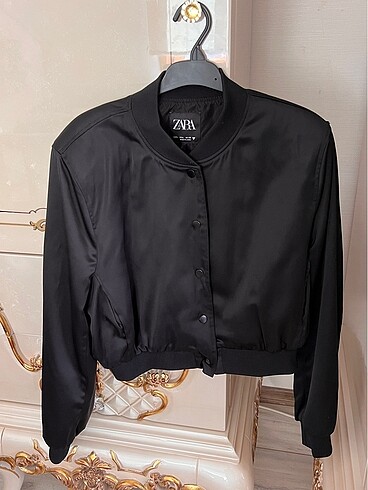 Zara saten crop mont