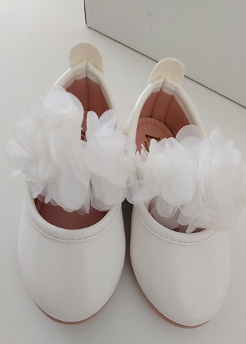 Beyaz Fırfırlı Kız Babet Ayakkabı 23 numara - Görsel 5