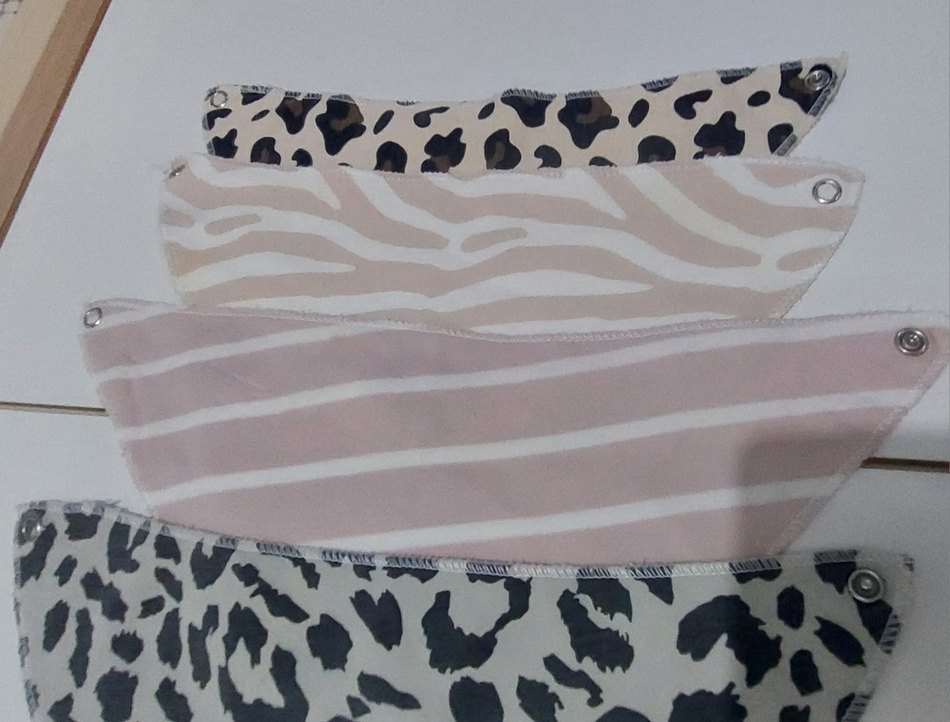 Çok Renkli Zebra Desenli Bebek Önlüğü Seti - Görsel 3