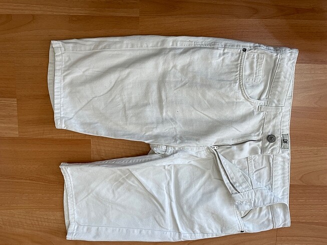 Beyaz Şort - Görsel 2