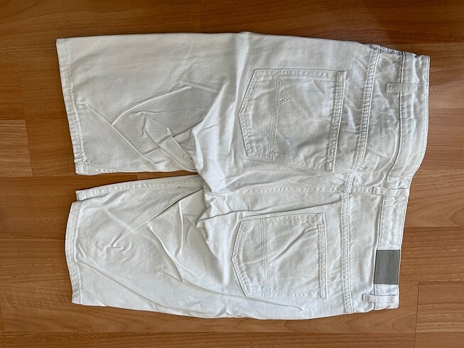 Beyaz Şort - Görsel 3