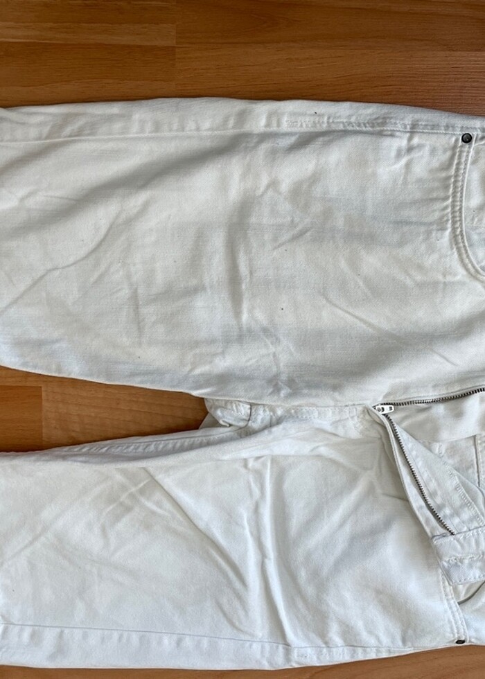 Beyaz Şort - Görsel 2