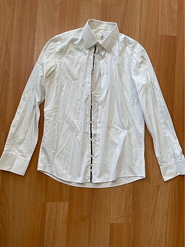 Beyaz gömlek - Görsel 2