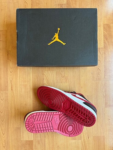 44 Beden kırmızı Renk Air Jordan 1 Low Bulls 44.5