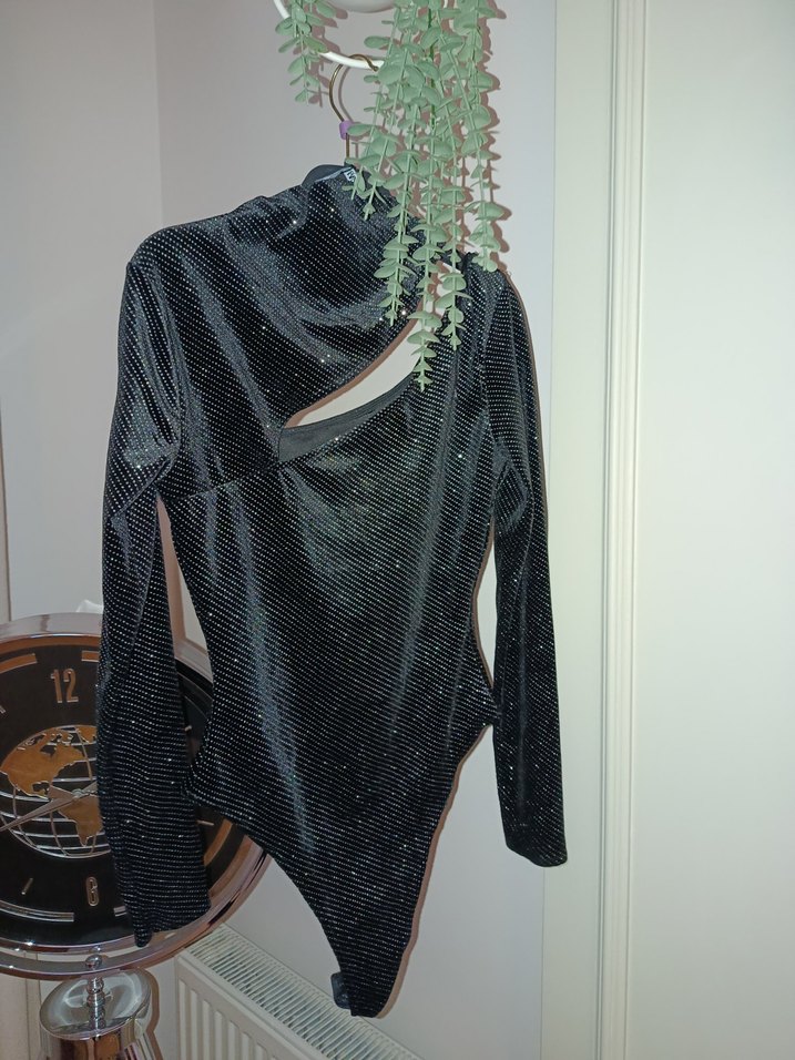 Siyah Payetli V Yaka Uzun Kollu Bluz - Görsel 2