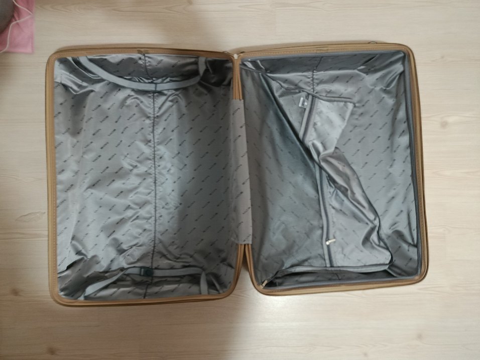 Beyaz Modern Klasik Erkek Bavulu - Görsel 4