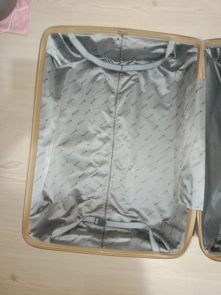 Beyaz Modern Klasik Erkek Bavulu - Görsel 5