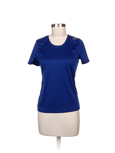 Reebok T-shirt %70 İndirimli.