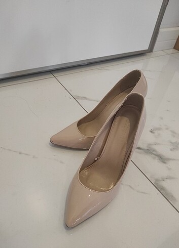 37 Beden Stiletto topluklu ayakkabı