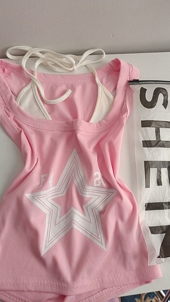 SHEİN pembe crop