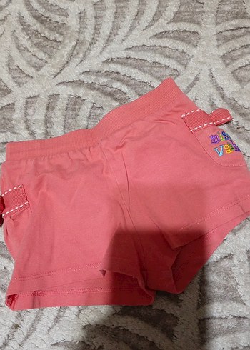 Kız Çocuk Pembe Nakışlı Düğmeli Şort