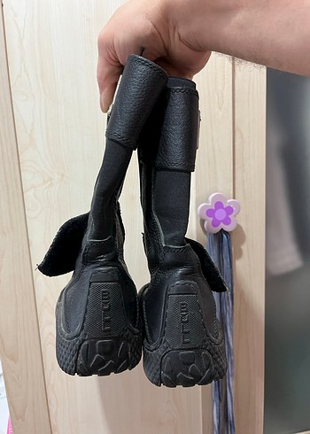 siyah bot - Görsel 3