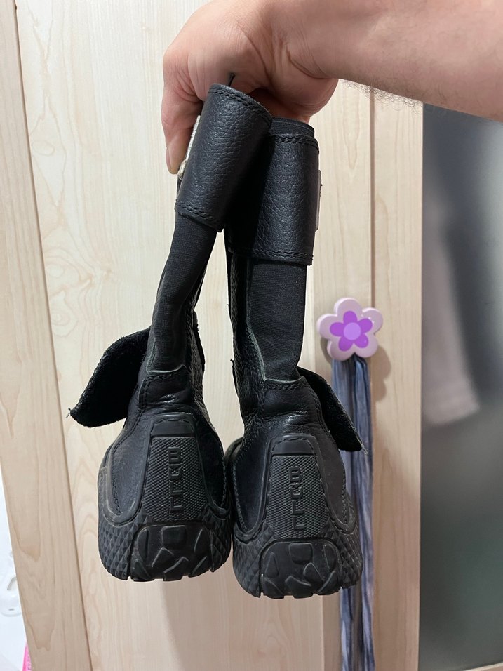 siyah bot - Görsel 3