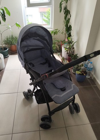 Gri Bebek Arabası Katlanabilir Model