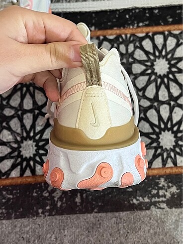 37 Beden ten rengi Renk Nike orijinal air70 react