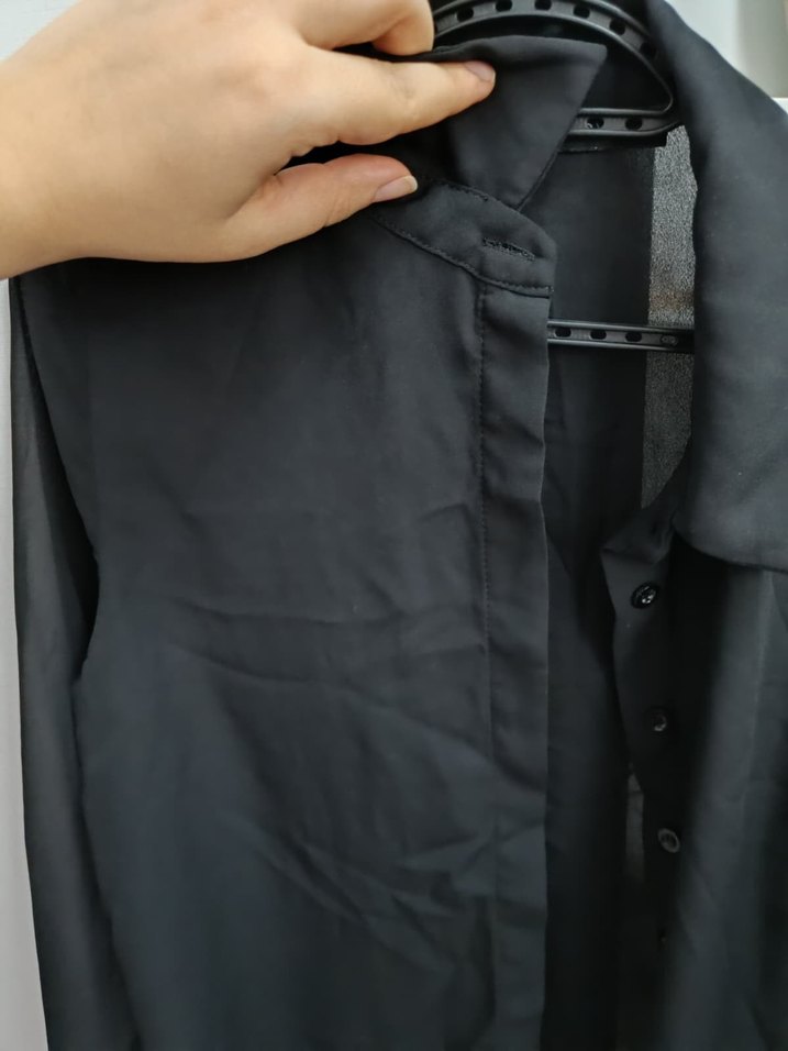 Siyah Düğmeli Kadın Gömlek - Görsel 3