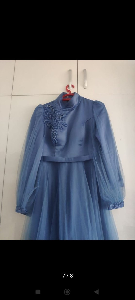 Uzun Kollu Mavi İşlemeli Abiye Elbise - Görsel 5