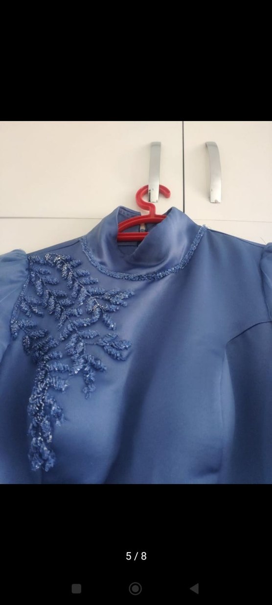 Uzun Kollu Mavi İşlemeli Abiye Elbise - Görsel 3