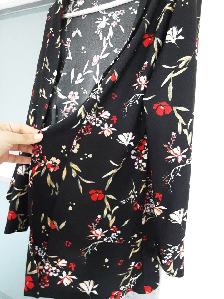 Çiçek Desenli Siyah Uzun Kollu Kimono - Görsel 2