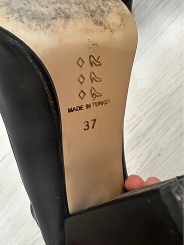 37 Beden siyah Renk Topuklu ayakkabı