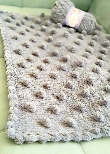 Gri Nakışlı Örgü Bebek Battaniyesi - Görsel 2