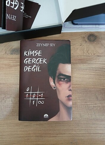  Beden Renk Kimse Gerçek Değil ve Kayıp Kutulu Set