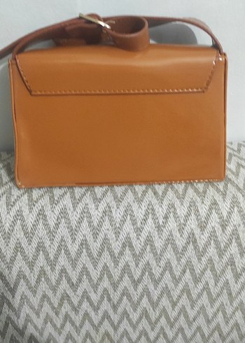 Kahverengi Parlak Deri Kadın Çanta - Görsel 2