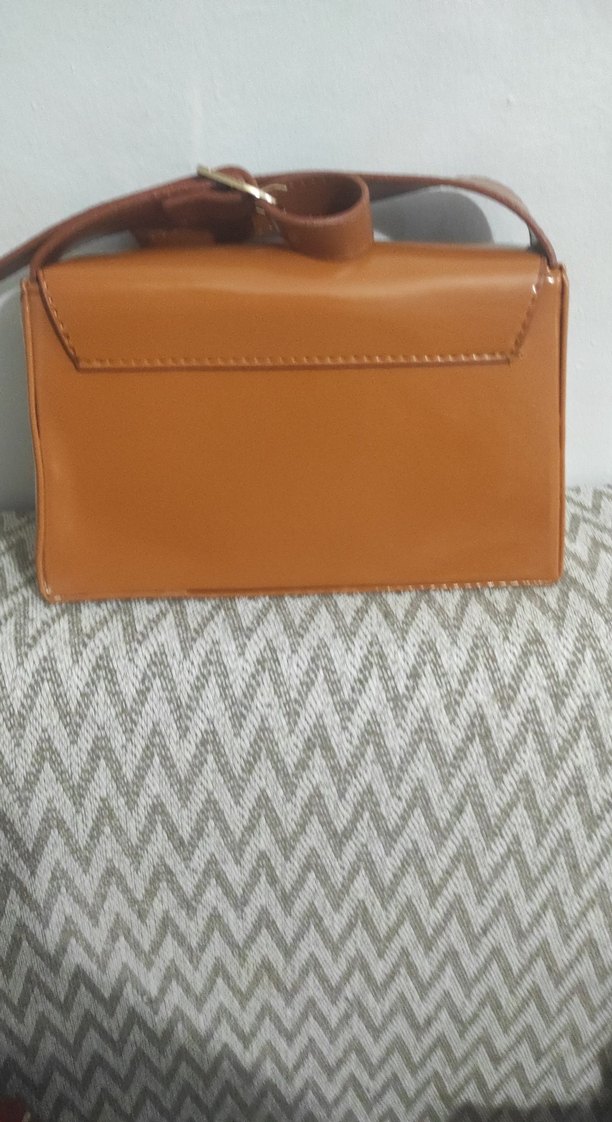 Kahverengi Parlak Deri Kadın Çanta - Görsel 2