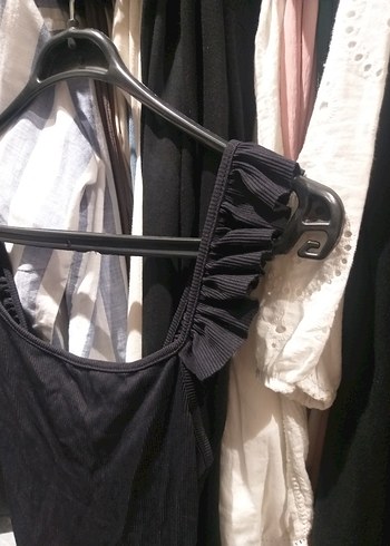 Zara Siyah Kadın badi firfir detaylı- Şık ve Rahat - Görsel 5