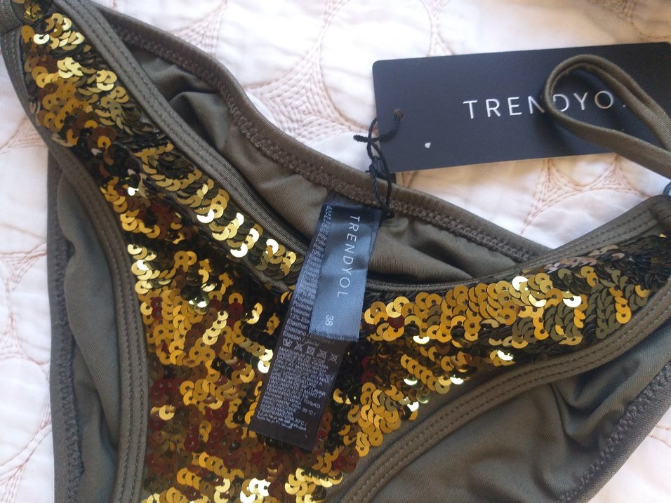 Altın Renkli Payetli Mini Bikini - Görsel 3