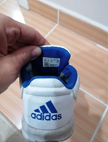 24 Beden Adidas bebek ayakkabı