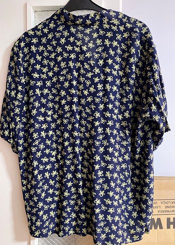 Düğmeli Kısa Kollu Mavi Batik Gömlek - Görsel 4