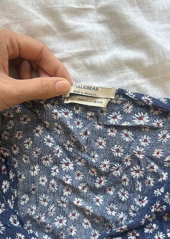 V-Yaka Kısa Kollu Bağlamalı pull bear Bluzu - Görsel 2