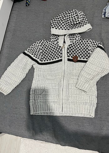Gri Erkek Çocuk Kapüşonlu Örgü Hırka