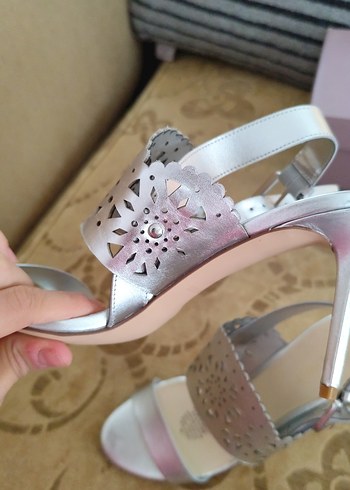 Nine West gümüş toka detayli topuklu - Görsel 5