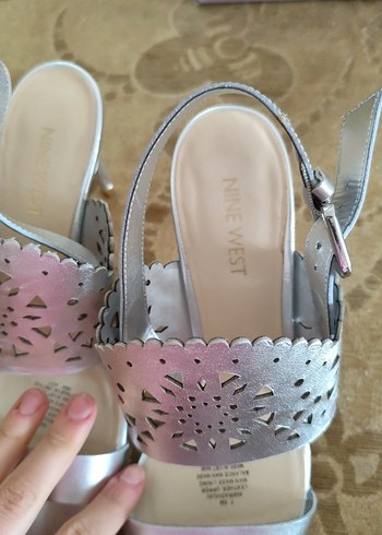 Nine West gümüş toka detayli topuklu - Görsel 7