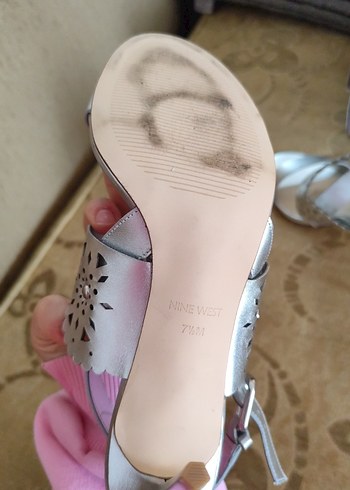 Nine West gümüş toka detayli topuklu - Görsel 4