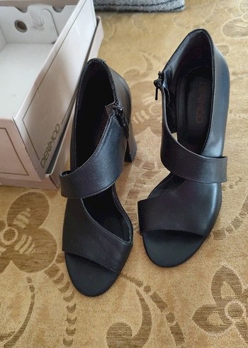 Derimod Kadın Siyah Deri  Topuklu Ayakkabı - Görsel 2