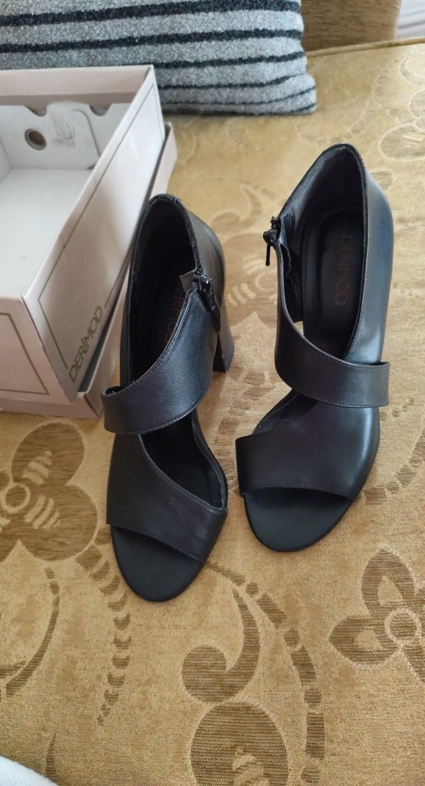 Derimod Kadın Siyah Deri  Topuklu Ayakkabı - Görsel 2