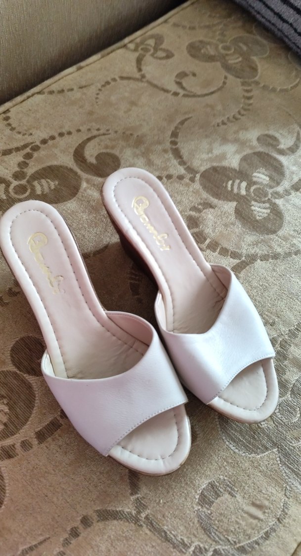 Bambi Beyaz Dolgu Topuklu Kadın Terlik - Görsel 2